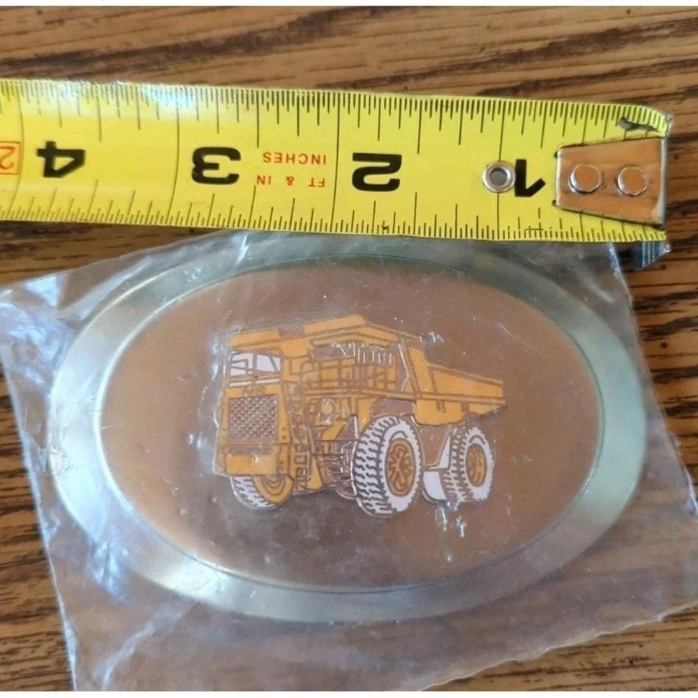 Rare Pre-Owned Silver Tone Metal Dart‎ Dump Truck Vintage Enamel Belt Buckle